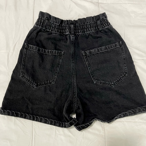 Black Fitted High-Waist Vintage Denim Shorts - Picture 2 of 3